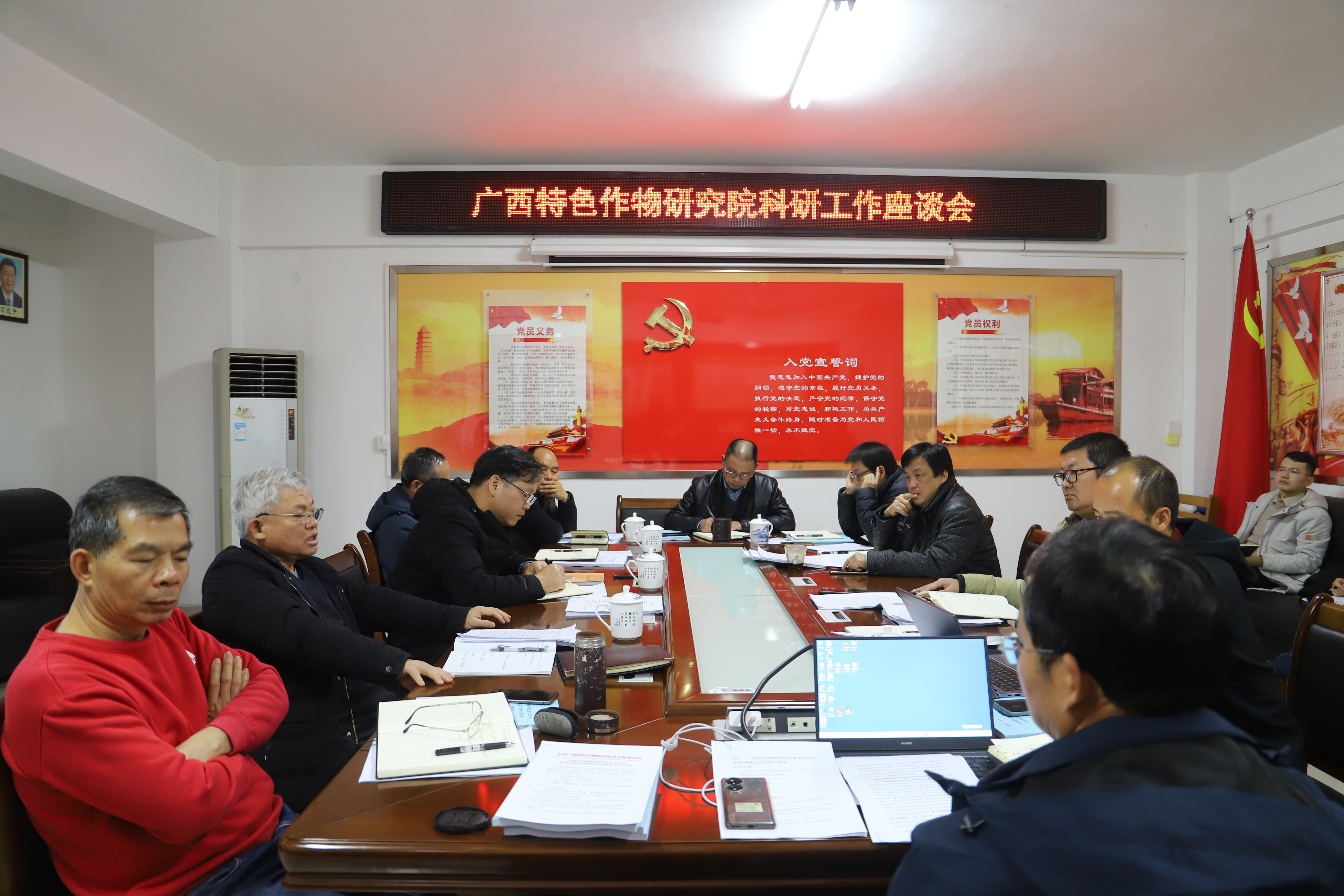 c1340eef4cd84aab37a5232ddf9796f.jpg
